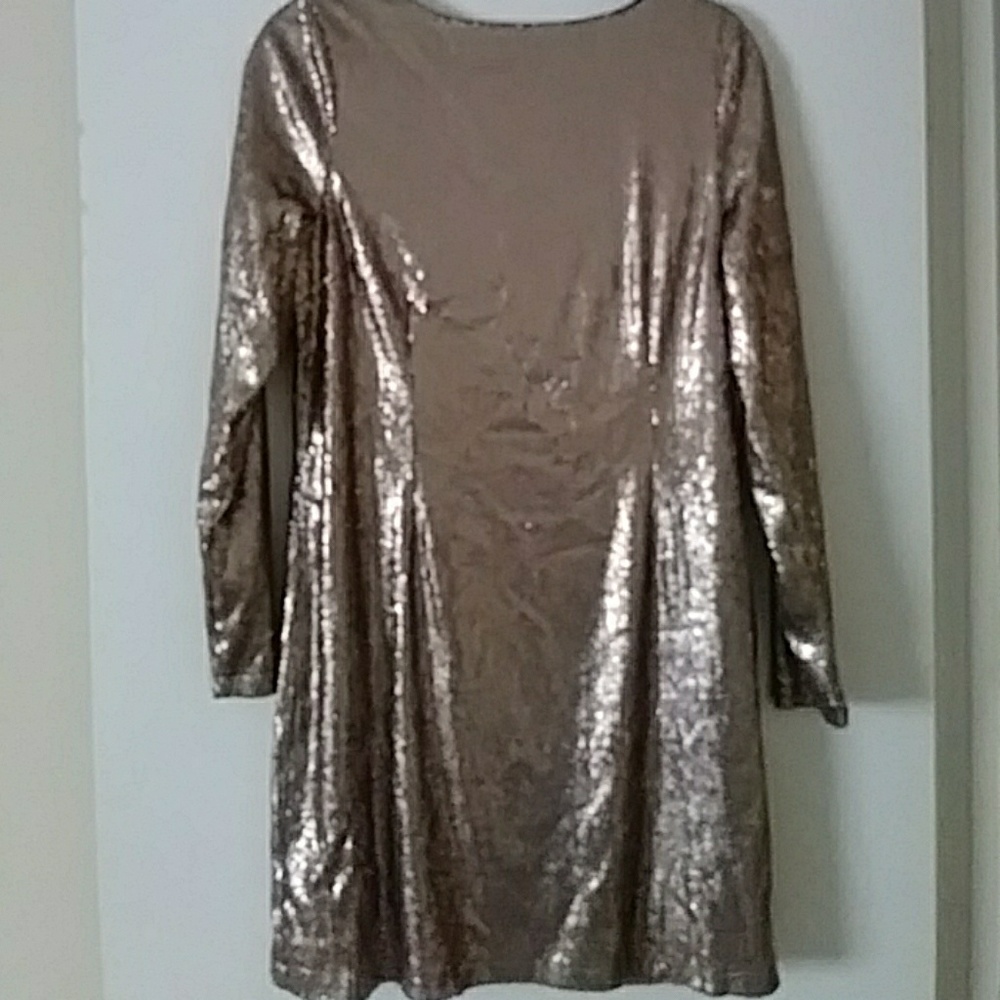 Sequin gold Kim Kardashian L dress
