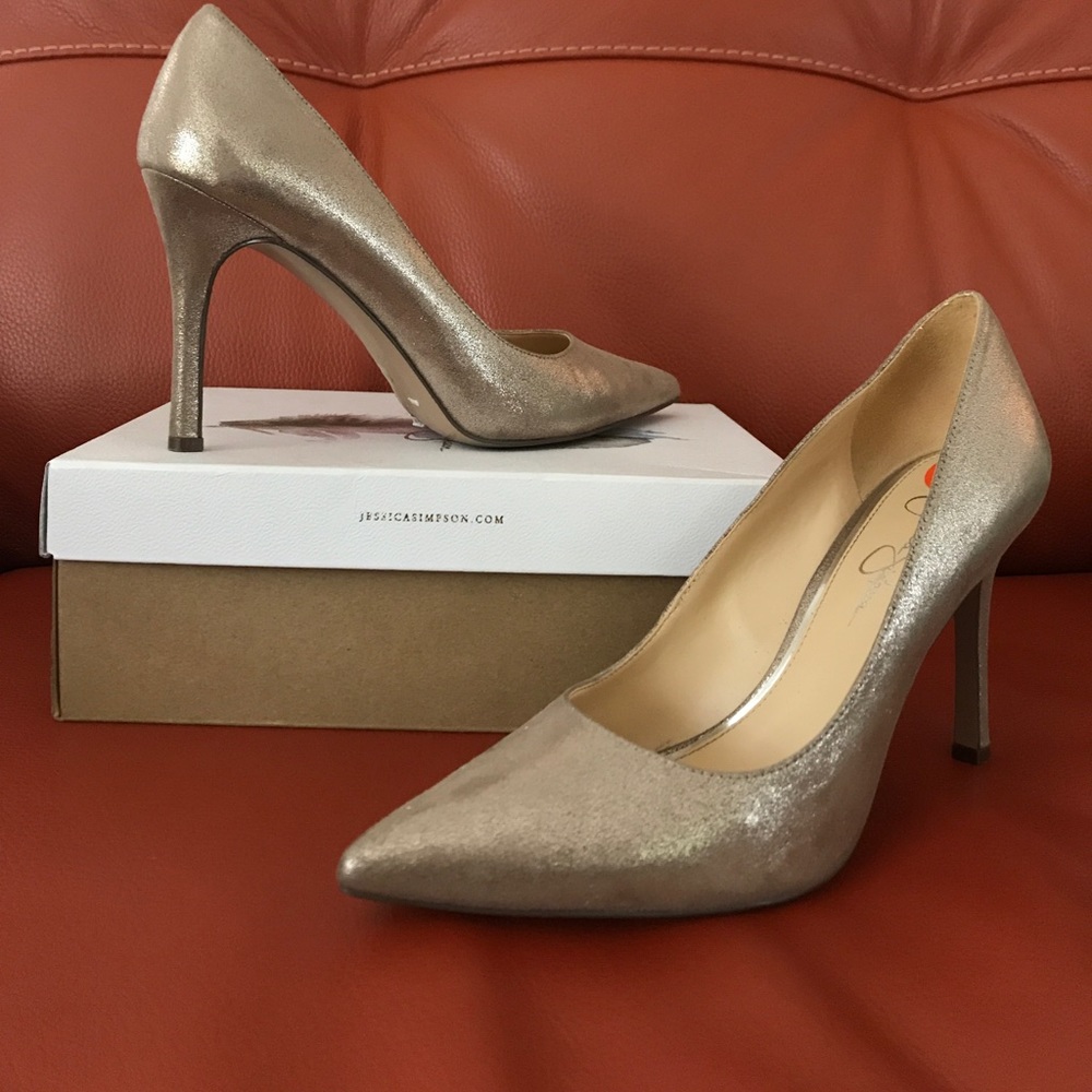 Jessica Simpson Champagne Metallic Heels- 9.5
