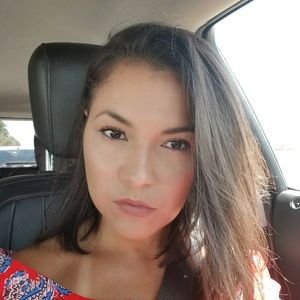 Meet your Posher, Yessenia