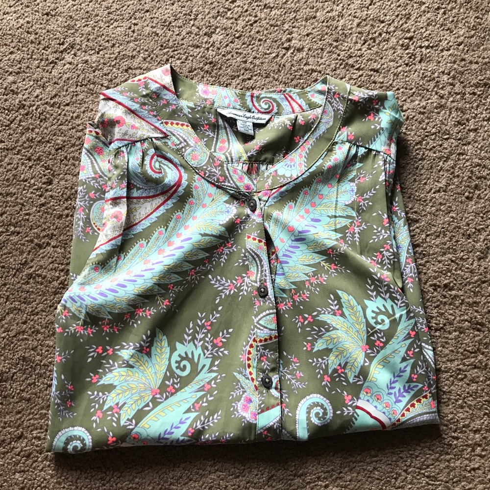 American Eagle: Paisley Button Down Tank - Picture 2 of 6