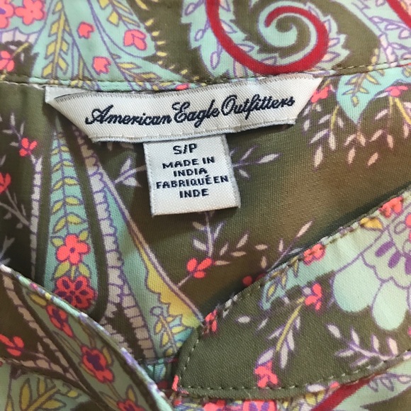 American Eagle: Paisley Button Down Tank - Picture 4 of 6