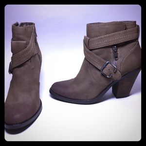 Woman's Bongo America Western Fashion Ankle Boots