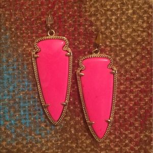 Kendra Scott Skylar Gold Earrings in Neon Pink