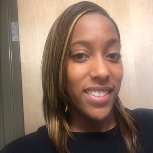 Meet your Posher, Corrine