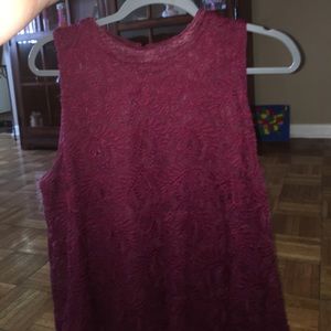 Lace maroon top perfect for the summer!