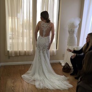 Waters Kimura 9017B New, Unaltered Wedding Dress