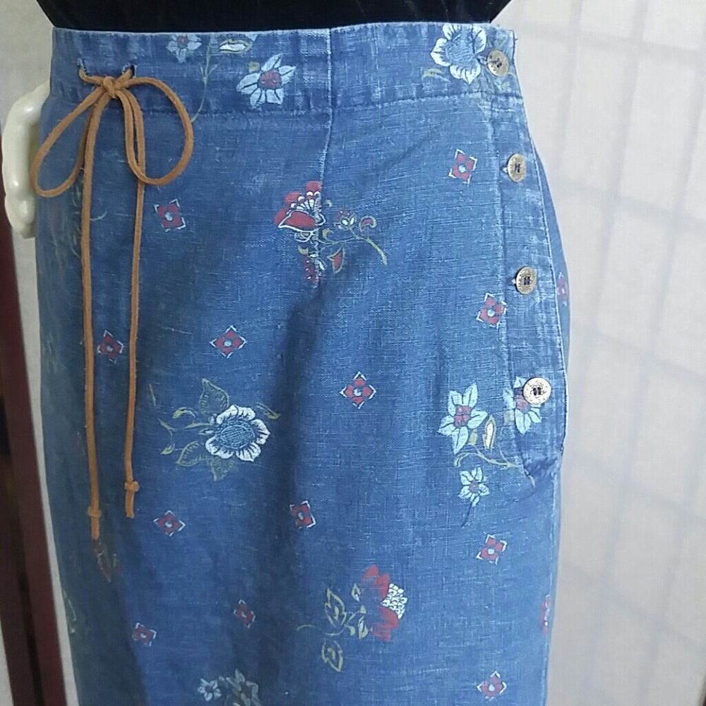 Skirt - Picture 3 of 8