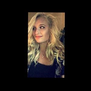 Meet your Posher, Claire