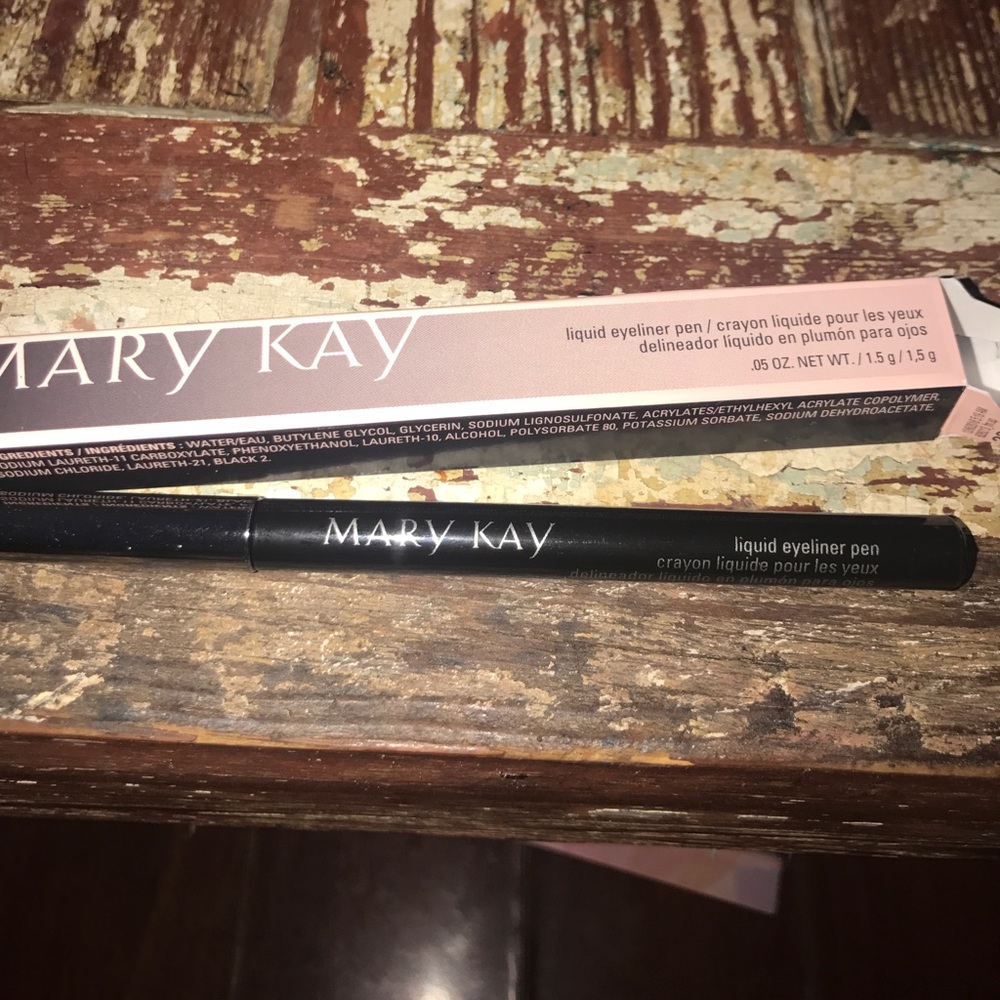 Mary Kay. Liquid eyeliner. MK black. 👀
