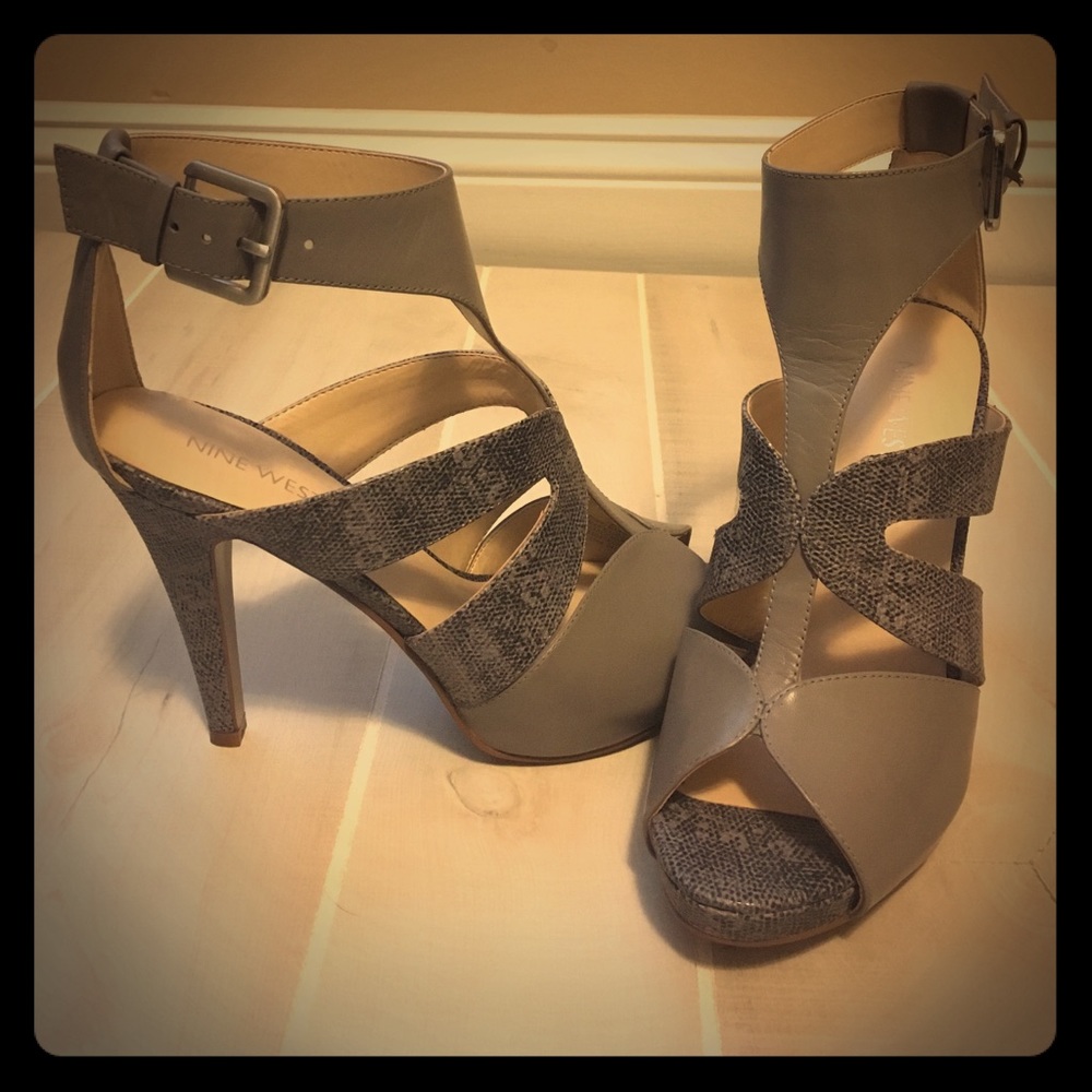 Gorgeous Nine West gray heels!