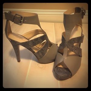 Gorgeous Nine West gray heels!