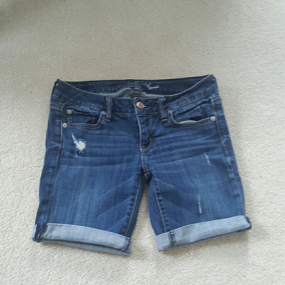 American Eagle Skinny Bermuda in size 2