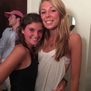 Meet your Posher, Olivia