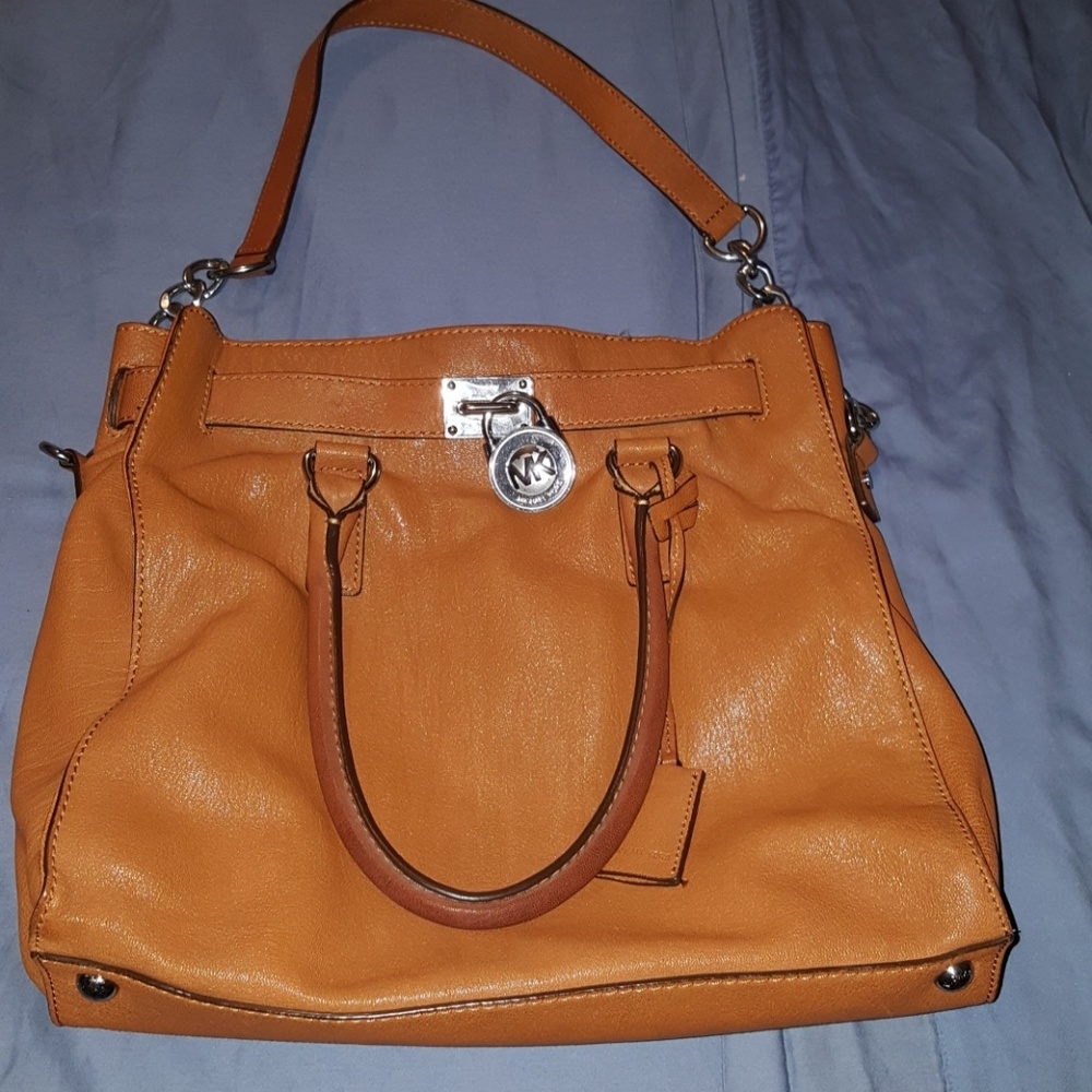 🎉Authentic Michael Kors Hamilton Saffiano bag