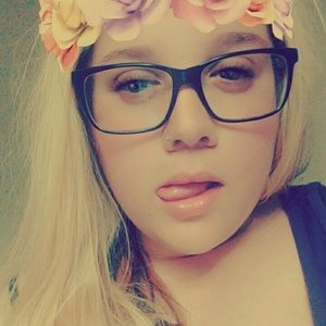 Meet your Posher, Mikayla