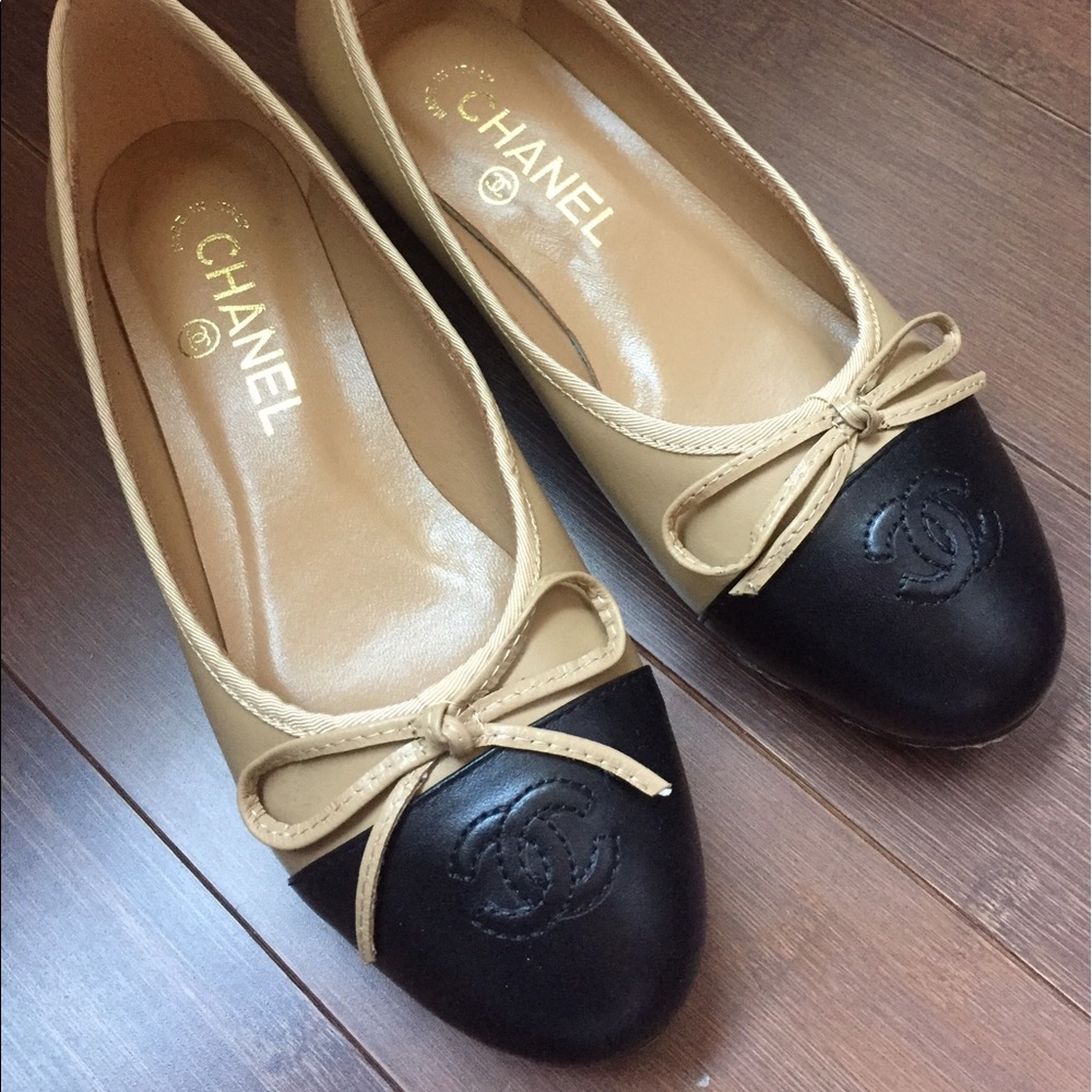 CC Cap Toe Ballet Flats in Beige / Black