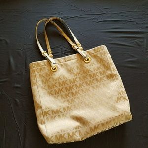 ❌❌SOLD ❌❌ michael Kors Tote