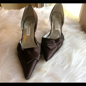 Pointed toe pumps