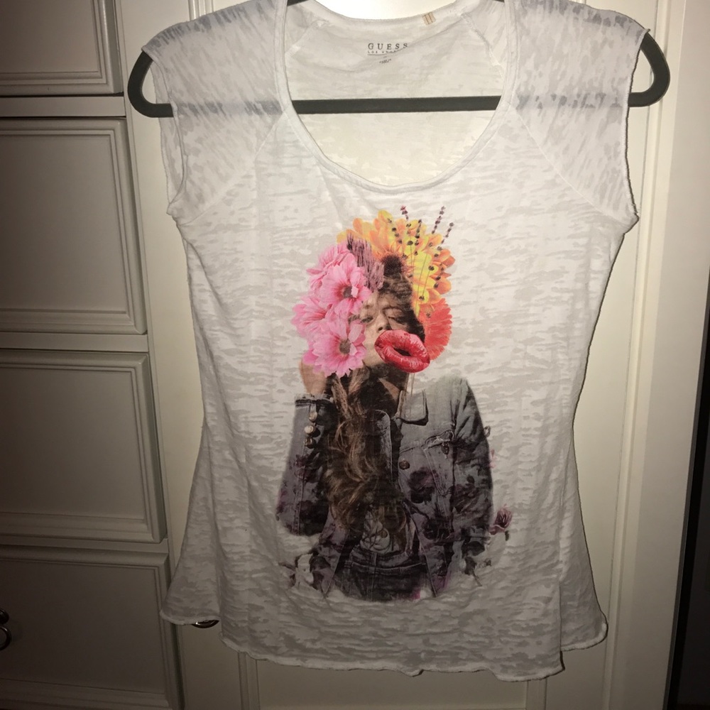 Guess Tshirt