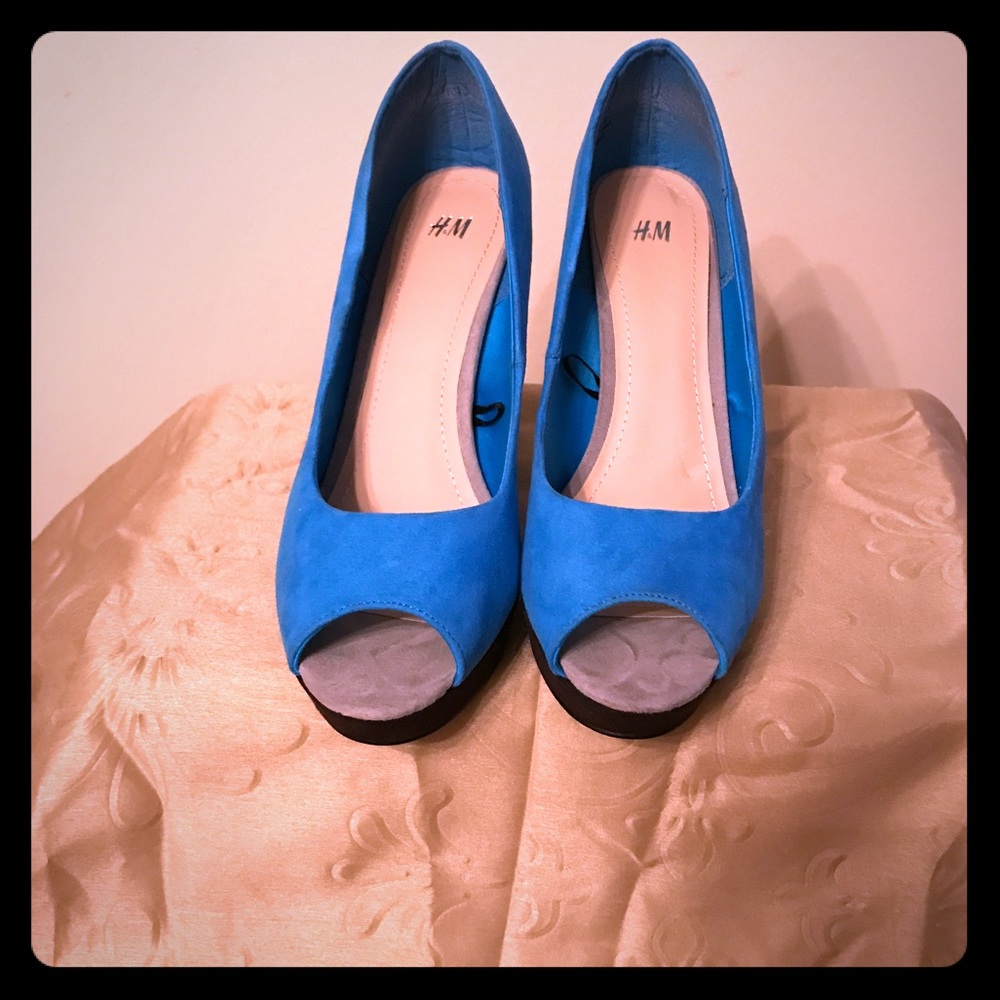 Blue and Black Peep Toe Shoe
