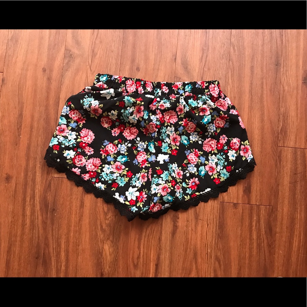 Floral shorts - Picture 2 of 2