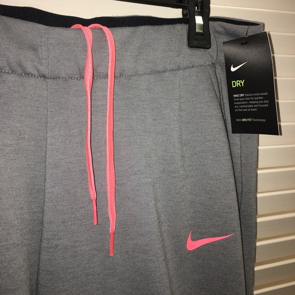 💜NWT💜 Large Gray & Coral Pink Nike Sweats - Picture 3 of 3