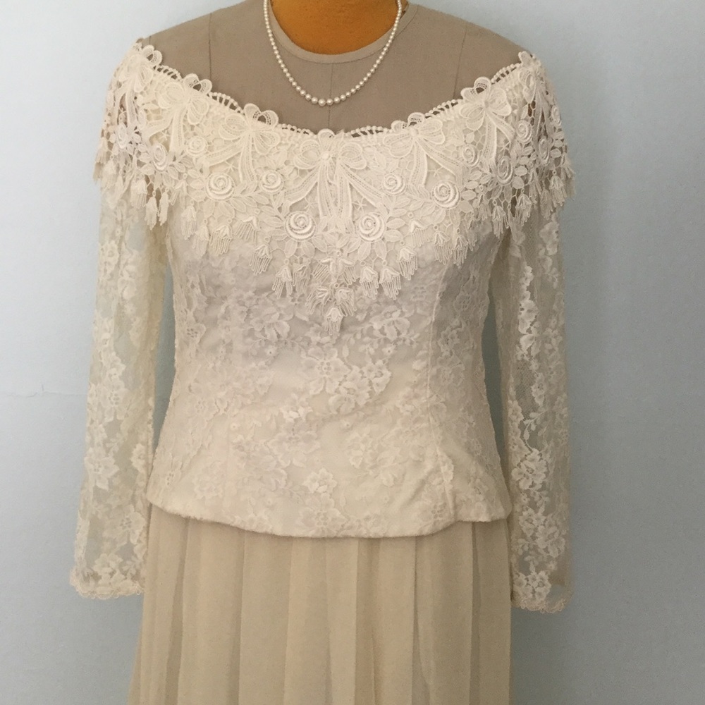 2-Piece Wedding Ensemble - Picture 4 of 7