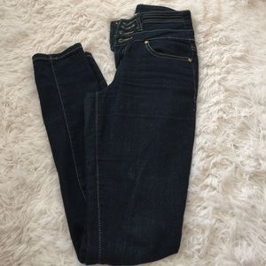 Blue stretchy jeans