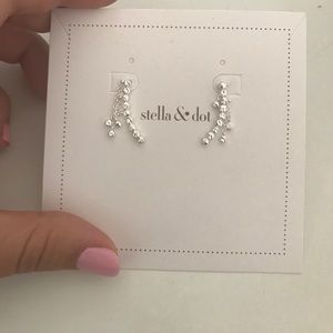 Stella and Dot ear climber