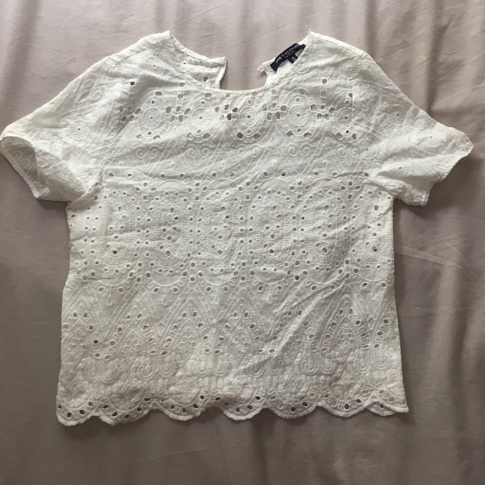 White lace t-shirt