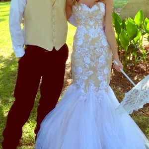 Prom Dress size 0-1 wasn't altered.