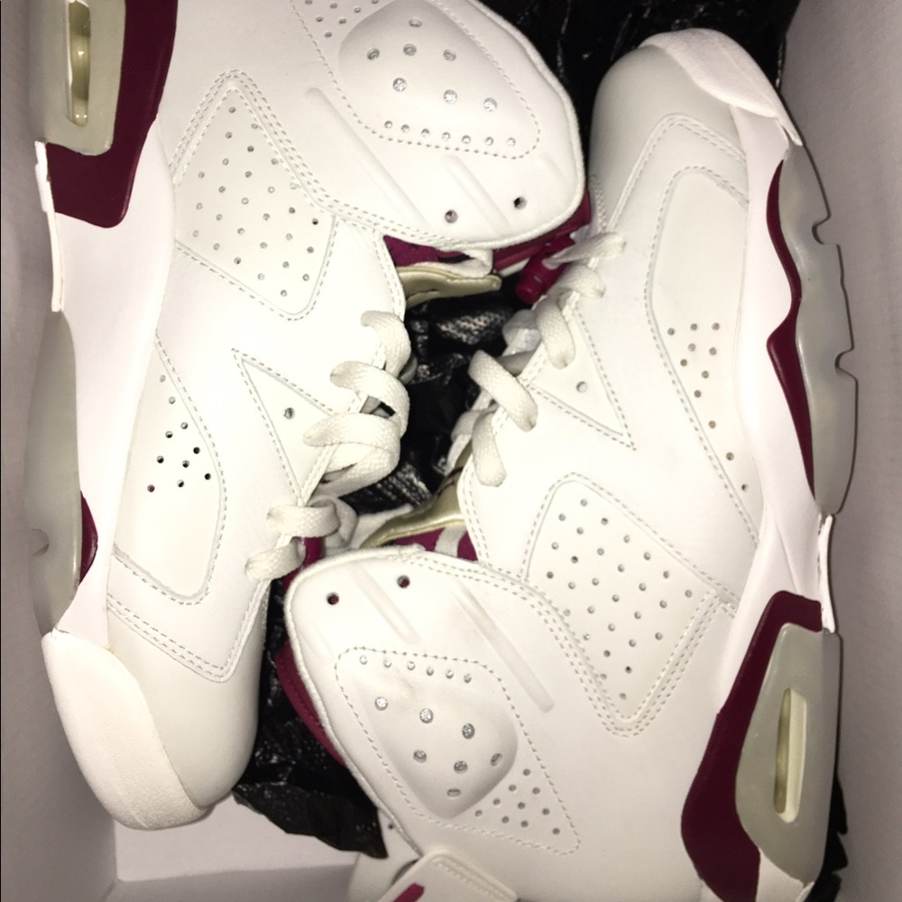 Air Jordan 6 "maroon" size 8.5 DS