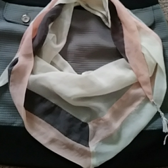 Macy coral gray and white scarf - Picture 3 of 3