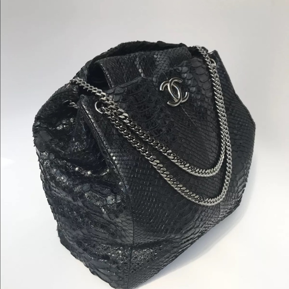 Chanel handbag - Picture 3 of 8