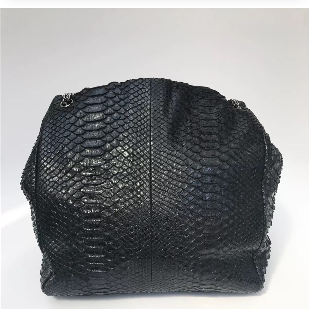 Chanel handbag - Picture 5 of 8