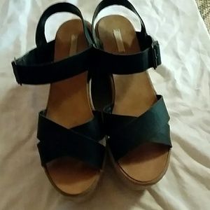 Platform sandals