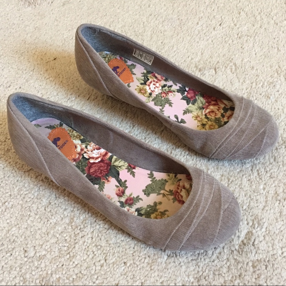 Rocket Dog Wedge Shoes - size 6 1/2