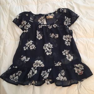 ⚡️3 FOR $20⚡️Hollister Navy and White Floral Top