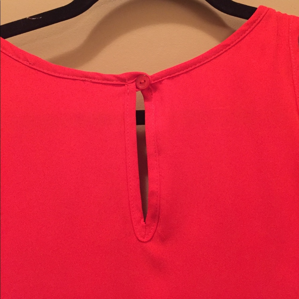 Red summer top! - Picture 5 of 5