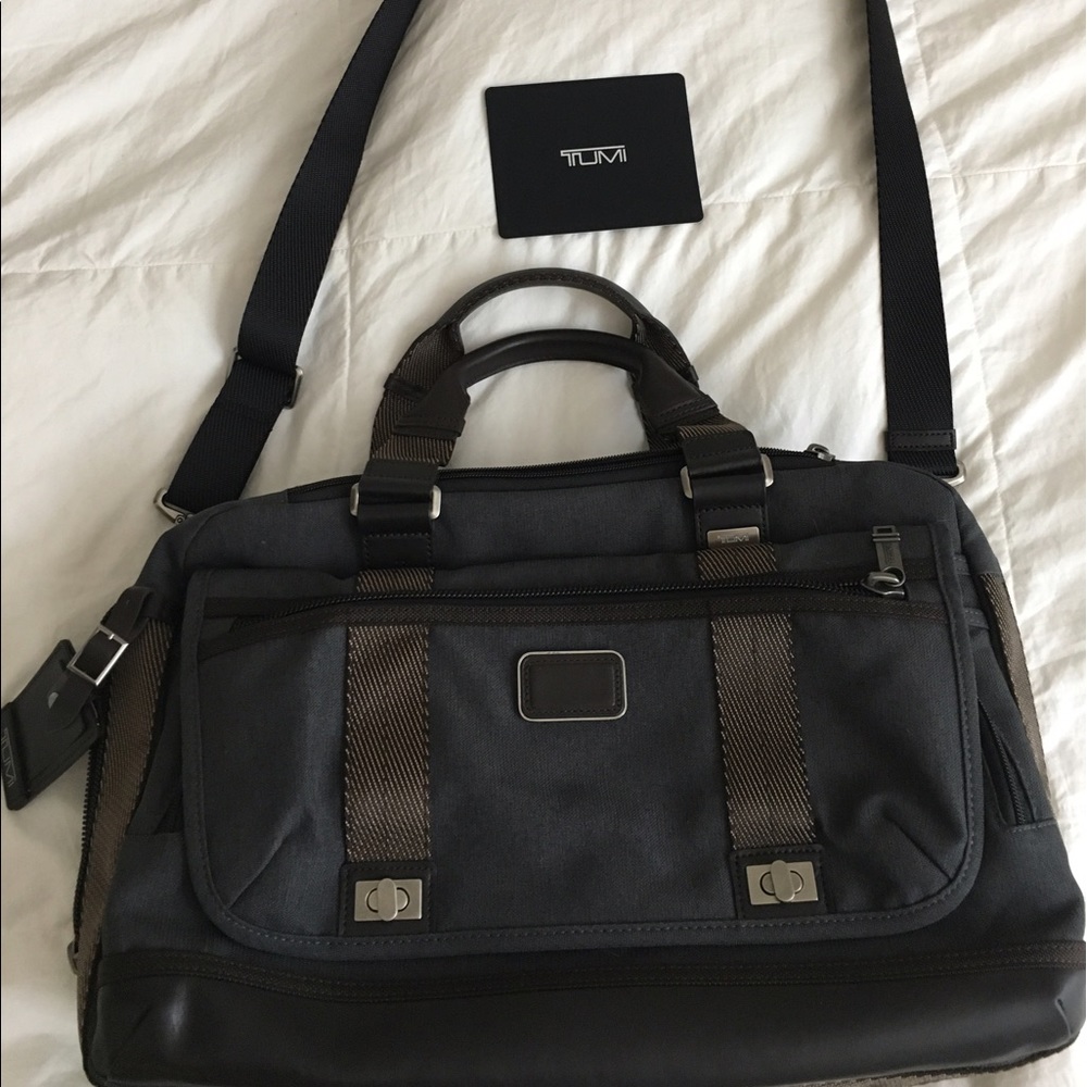 💕ONE DAY SALE💕Tumi bag