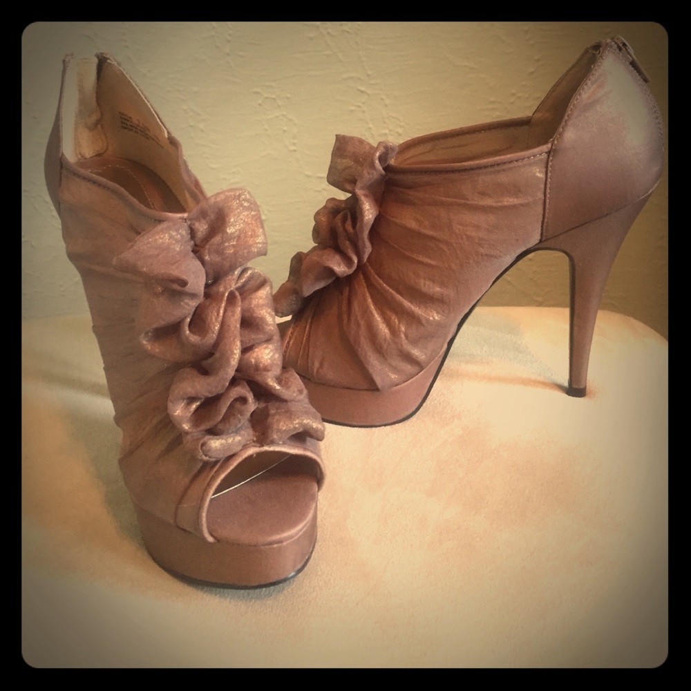 Chinese Laundry heeled booties