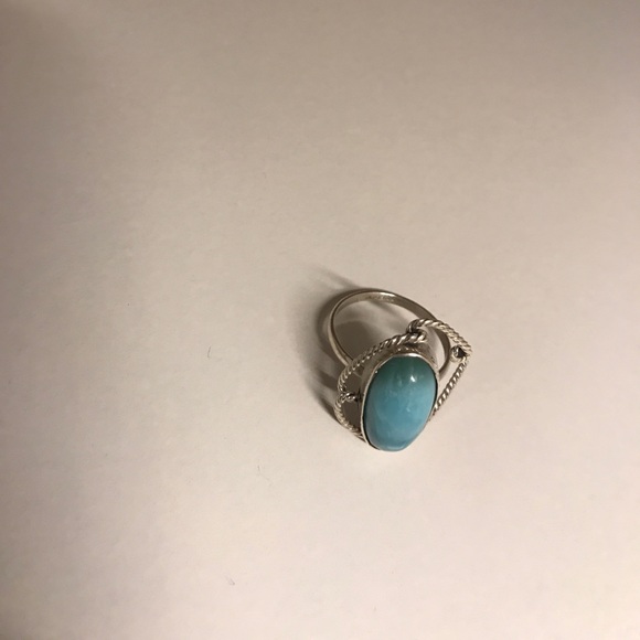 Ring - Picture 3 of 4