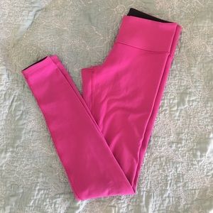 Lululemon Pink reversible Wunder Under Sz 6