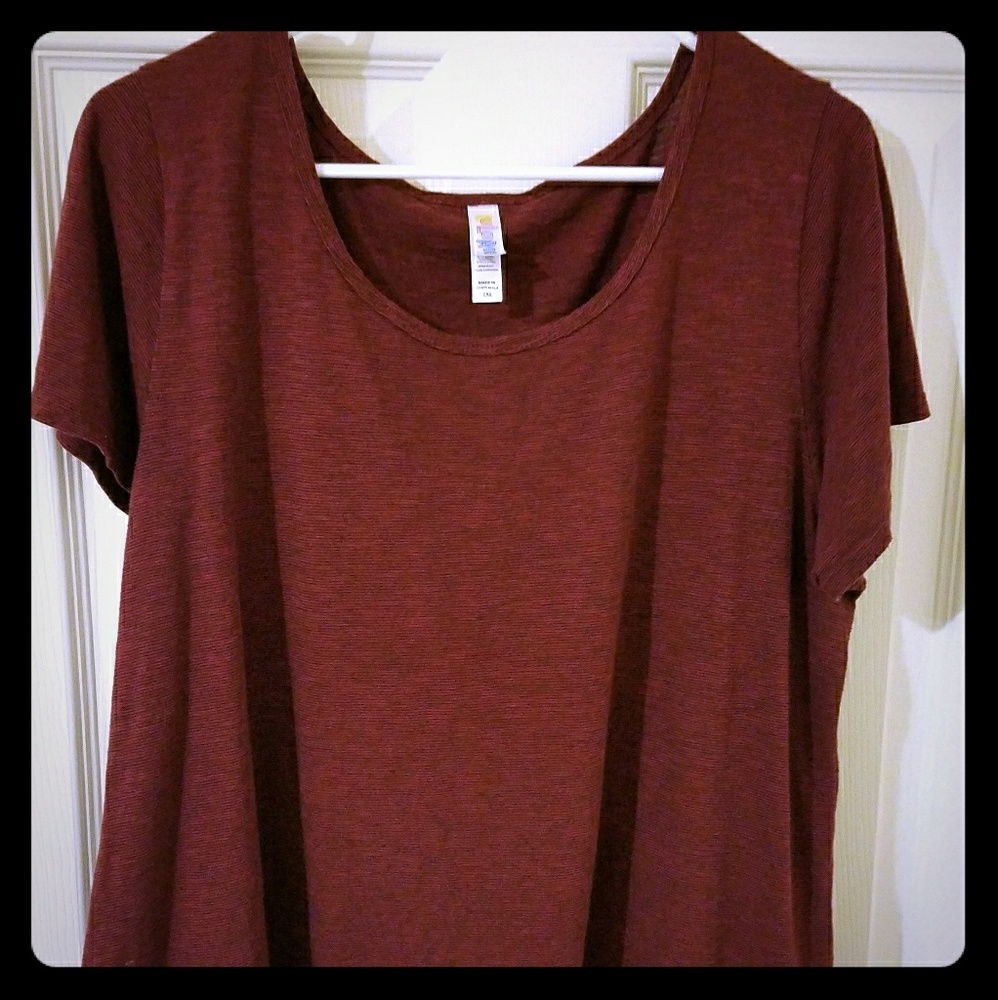 Lularoe Classic Tee, like new
