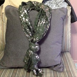 SCARVES