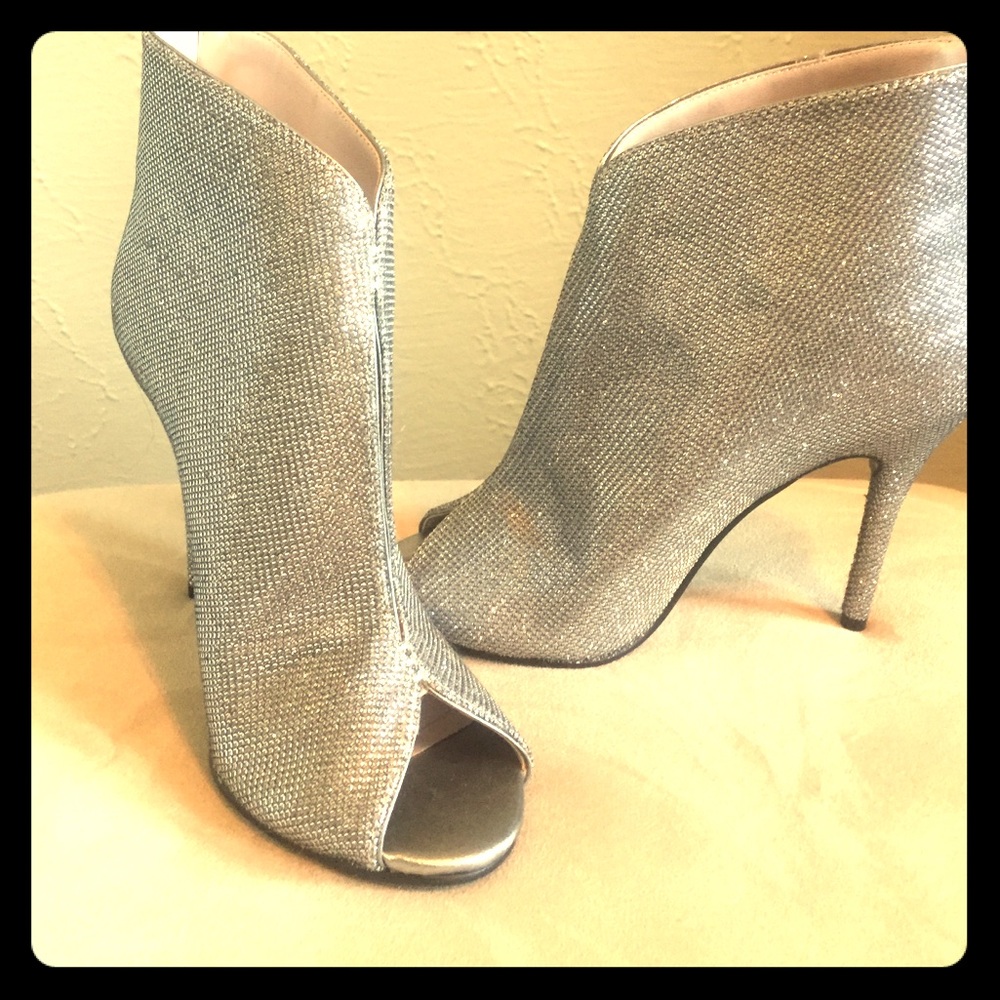 Sparkling silver heel boots