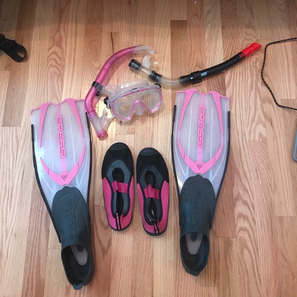 Pink and black Snorkel set