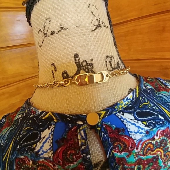 💙Gold Choker - Picture 3 of 5