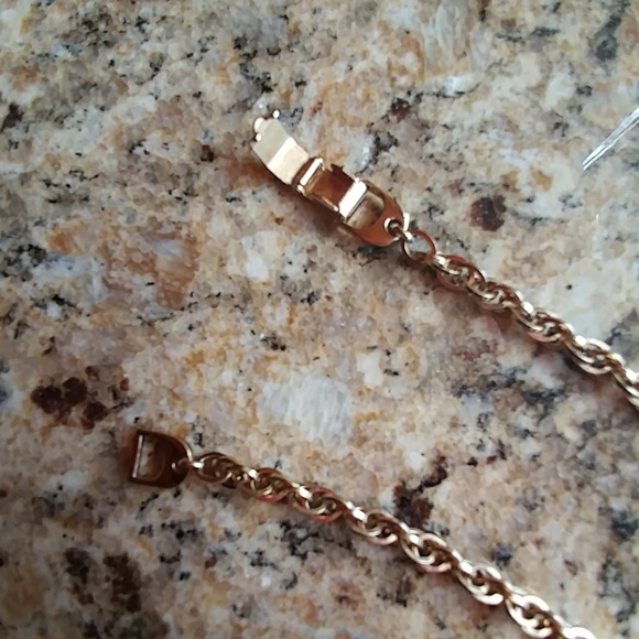 💙Gold Choker - Picture 4 of 5