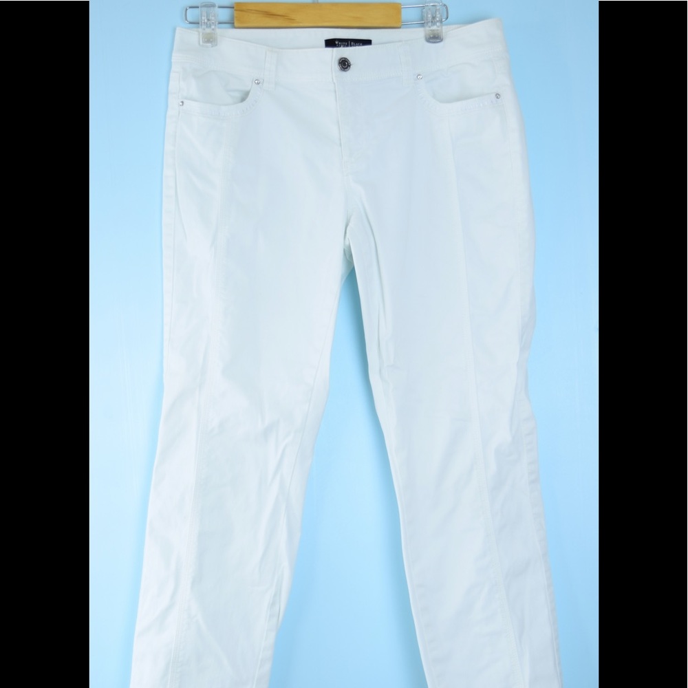 WHBM White silver size 6 cotton slim crop Jean